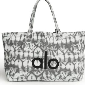 ALO Yoga Grey Tie Dye Shopper Tote NWT
